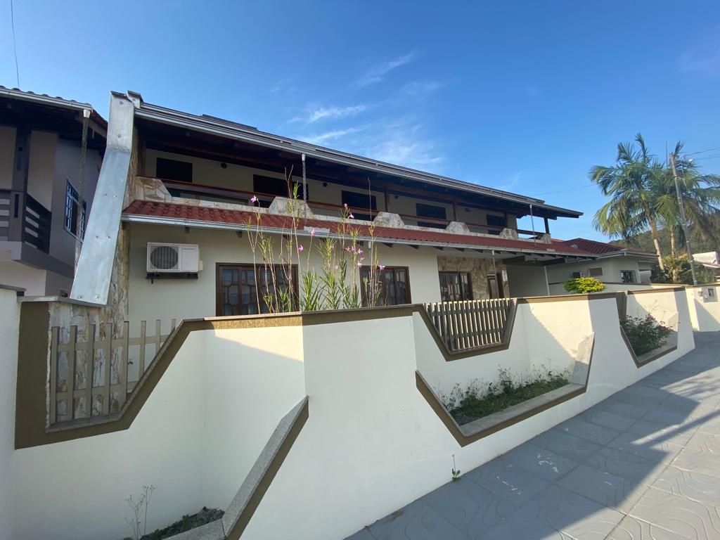 Casa à venda com 3 quartos, 255.00m² - Amizade,Jaraguá do Sul