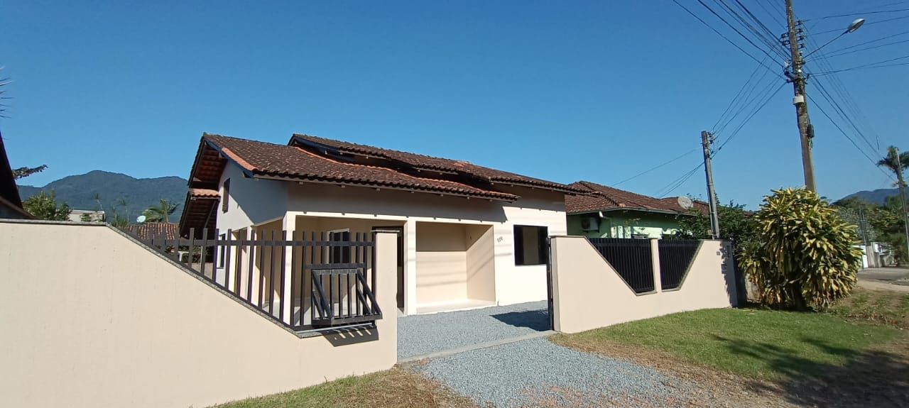 Casa à venda com 2 quartos, 90.00m² - Rio Cerro II,Jaraguá do Sul