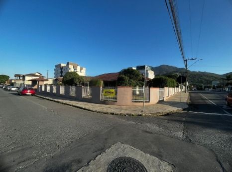 Casa à venda com 4 quartos, 377.00m² - Vila Lalau,Jaraguá do Sul