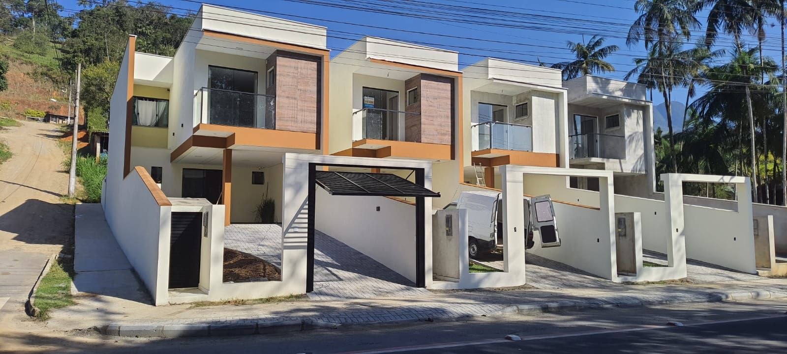 Sobrado à venda com 3 quartos, 140.00m² - Ilha da Figueira,Guaramirim