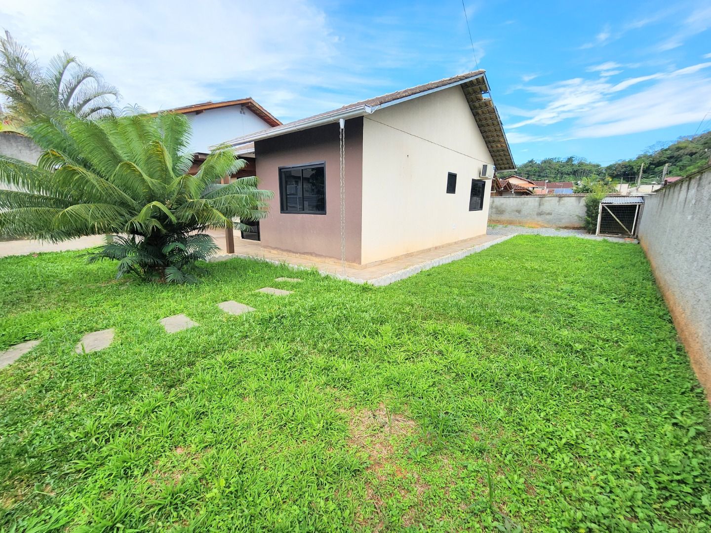 Casa à venda com 2 quartos, 140.00m² - Vila Lenzi,Jaraguá do Sul