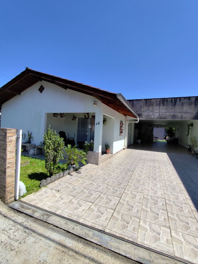Casa à venda com 3 quartos, 296.95m² - Barra do Rio Cerro,Jaraguá do Sul