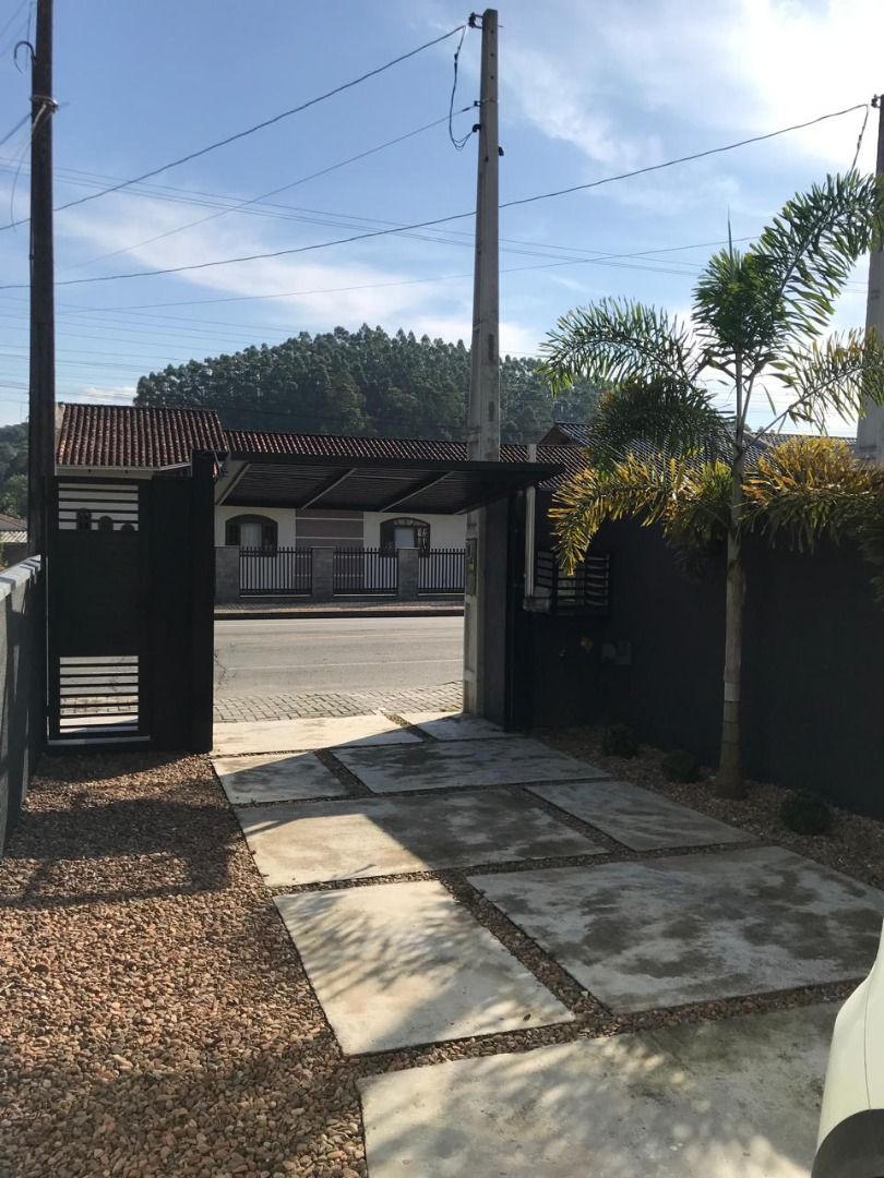 Sobrado à venda com 3 quartos, 137.00m² - São Luís,Jaraguá do Sul