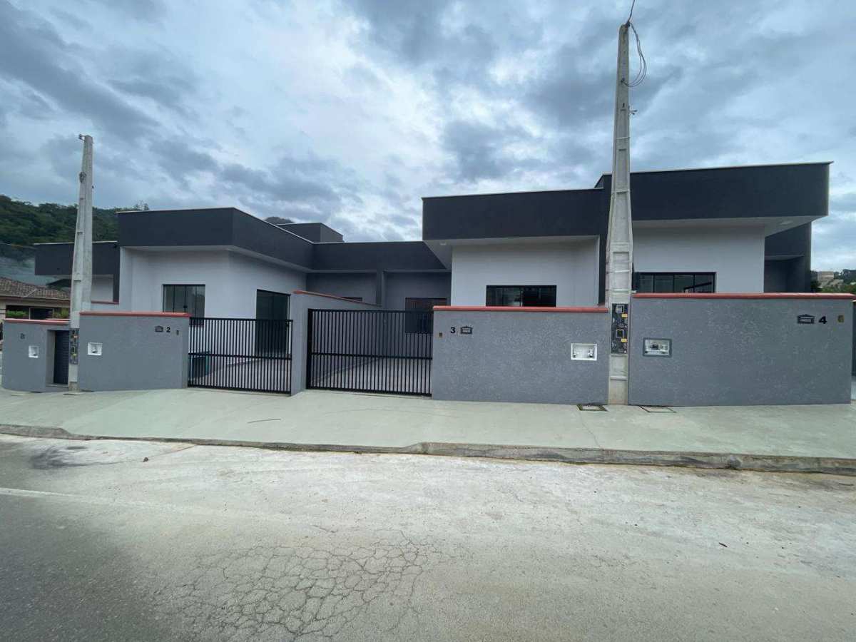 Casa geminada à venda com 2 quartos, 76,42m² - Barra do Rio Cerro,Jaraguá do Sul