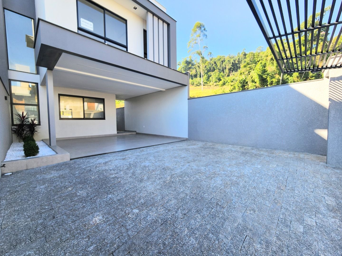 Sobrado à venda com 3 quartos, 158.35m² - Barra do Rio Cerro,Jaraguá do Sul