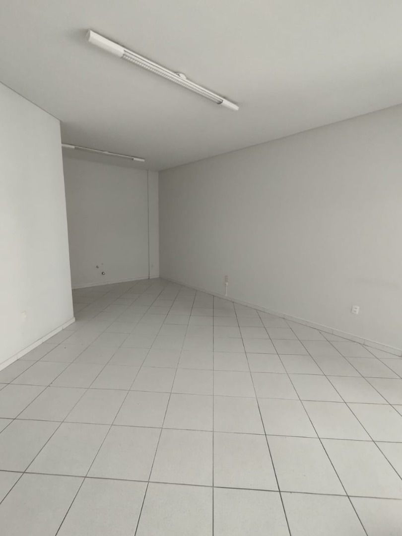  - Sala para alugar, 27 m² por R$ 1.400,00/mês - Centro - Jaraguá do Sul/SC