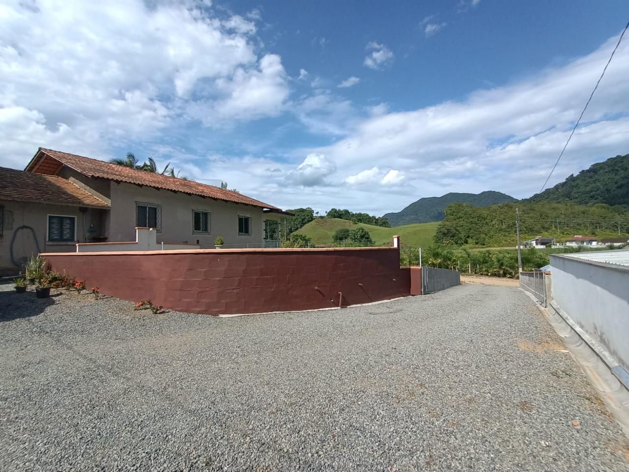  - Casa com 5 quartos, sendo 1 suite no Rio Cerro