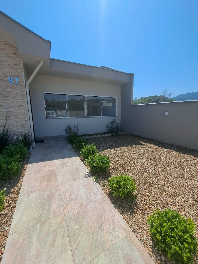 Casa à venda com 3 quartos, 188.00m² - Rio Cerro II,Jaraguá do Sul