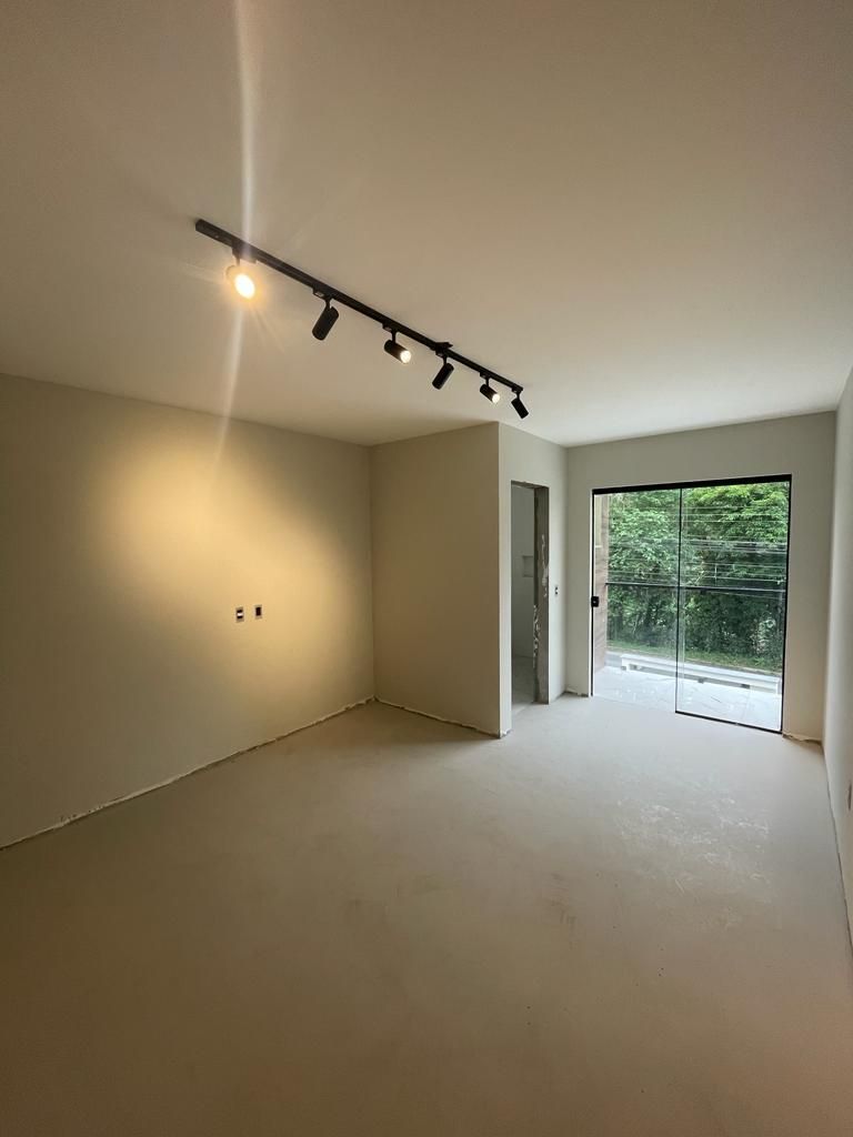 Sobrado à venda com 3 quartos, 140.00m² - Ilha da Figueira,Guaramirim
