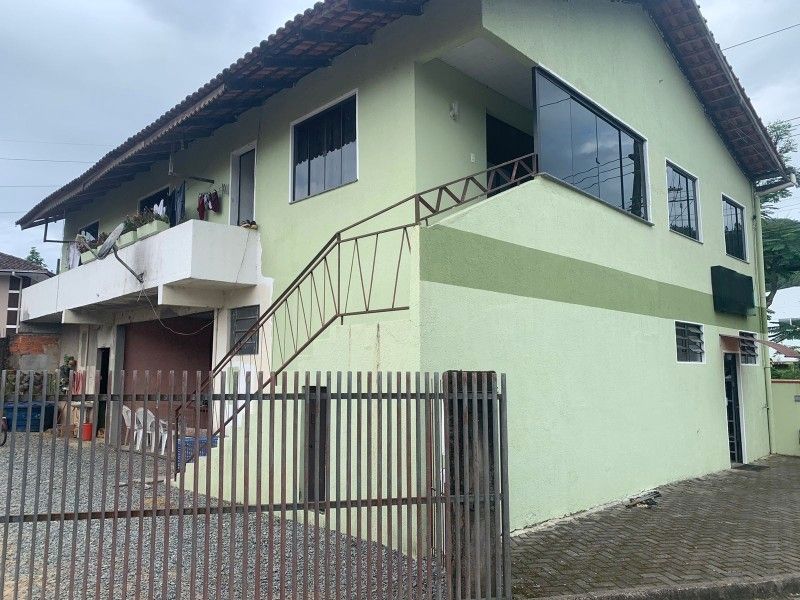 Casa à venda com 4 quartos, 240.00m² - Jaraguá Esquerdo,Jaraguá do Sul