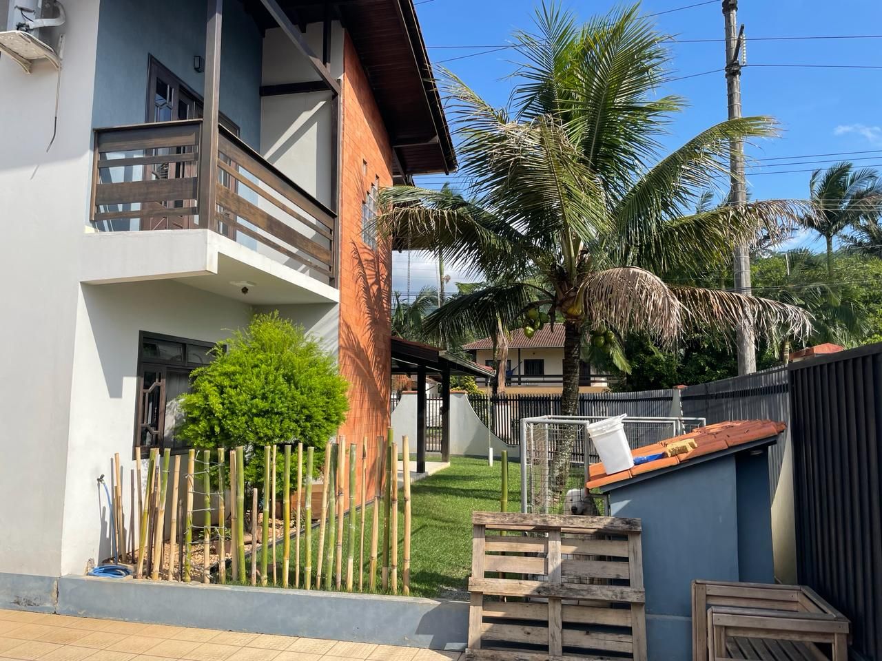 Sobrado à venda com 3 quartos, 181.12m² - Barra do Rio Cerro,Jaraguá do Sul