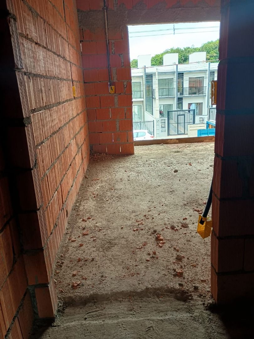 Sobrado à venda com 2 quartos, 69.99m² - Ilha da Figueira,Guaramirim