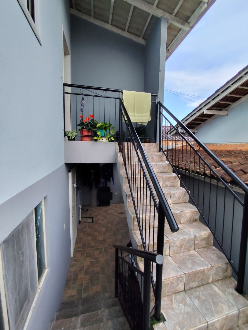 Casa à venda com 3 quartos, 254.00m² - Tifa Martins,Jaraguá do Sul