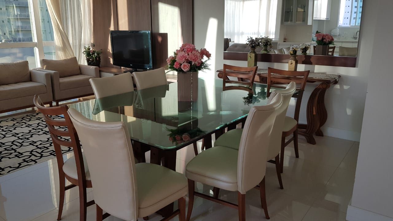 Apartamento à venda com 3 quartos, 150.00m² - Meia Praia,Itapema