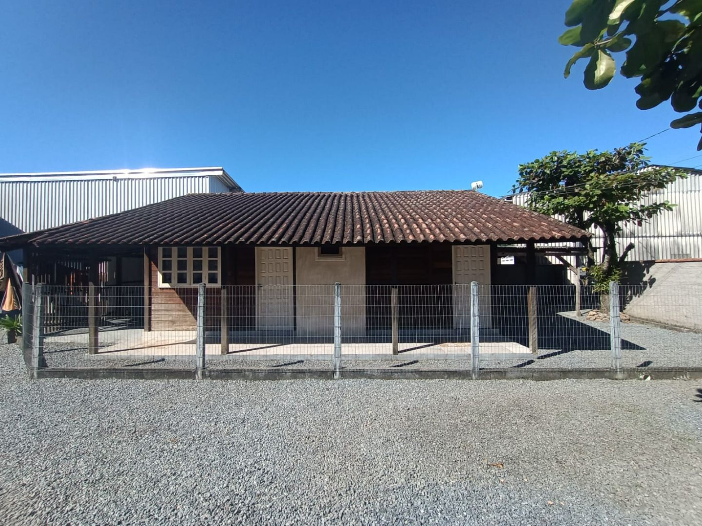  - Casa com 3 quartos, Barra do Rio Cerro