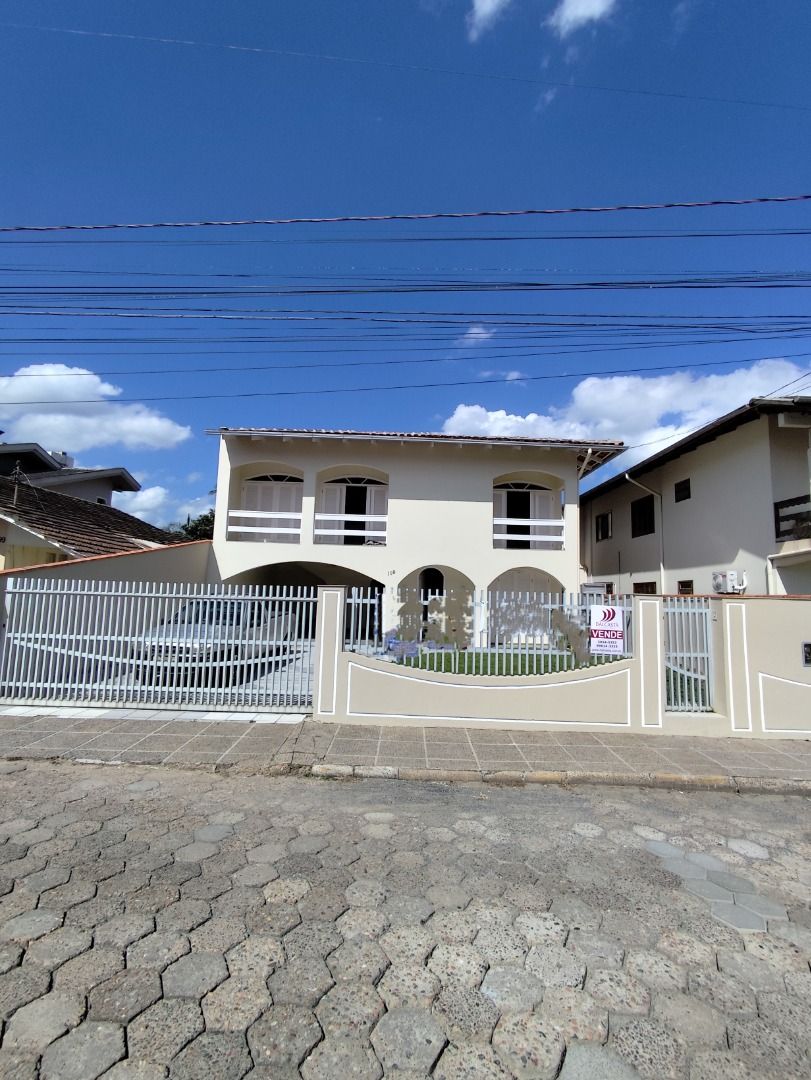 Casa à venda com 5 quartos, 265.75m² - Centro,Jaraguá do Sul