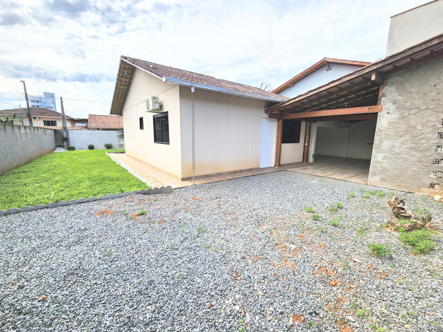  - Casa com 2 dormitórios à venda, 140 m² por R$ 690.000 - Vila Lenzi - Jaraguá do Sul/SC