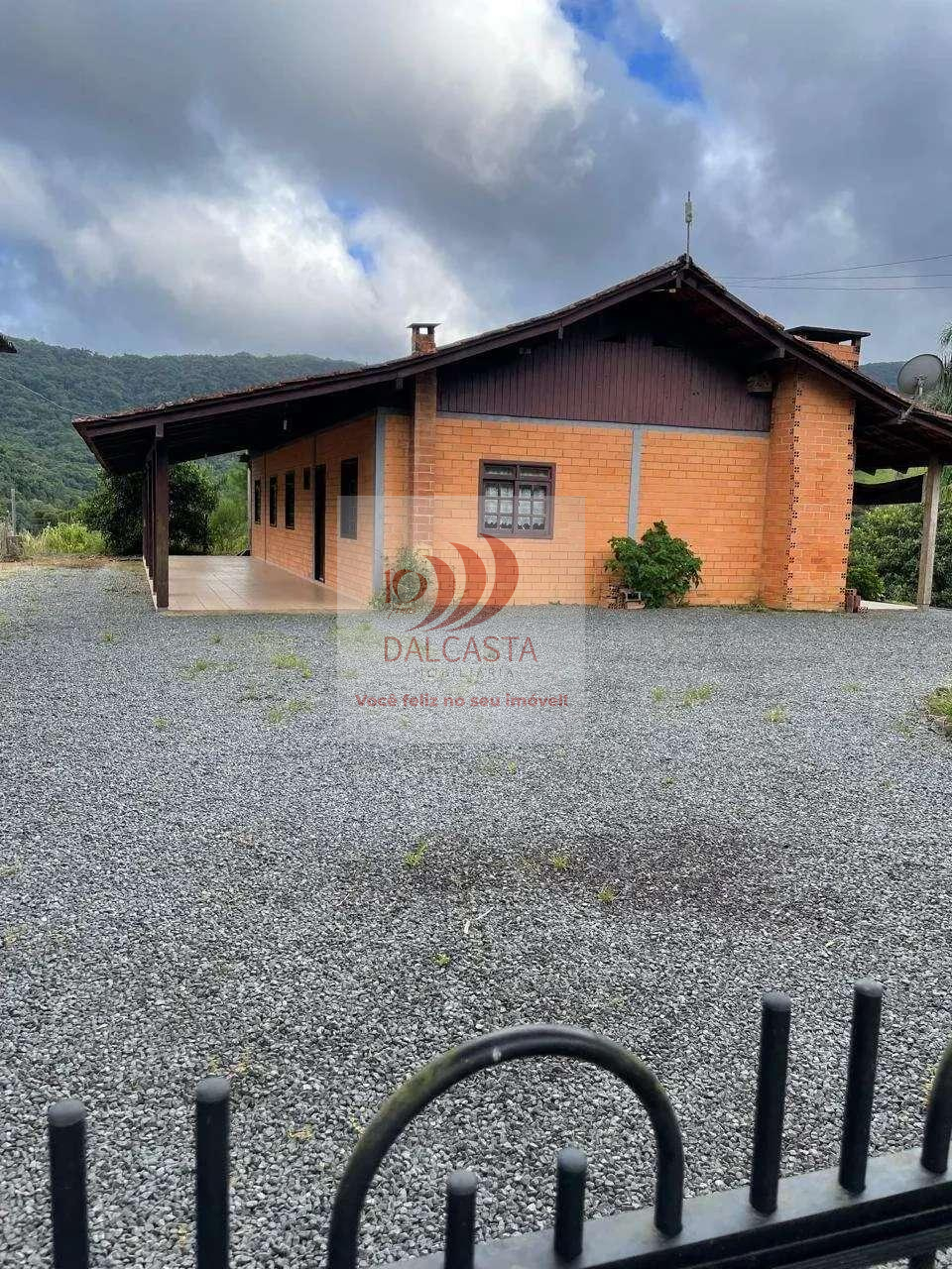 Casa à venda com 5 quartos, 130m² - Rio Bonito,