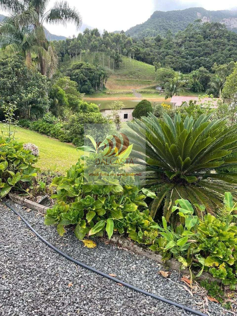 Casa à venda com 5 quartos, 130m² - Rio Bonito,