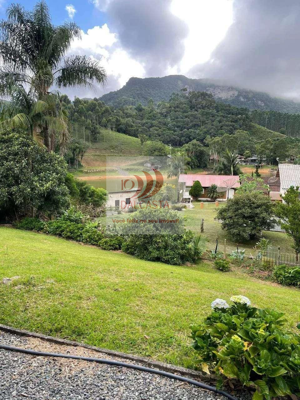 Casa à venda com 5 quartos, 130m² - Rio Bonito,