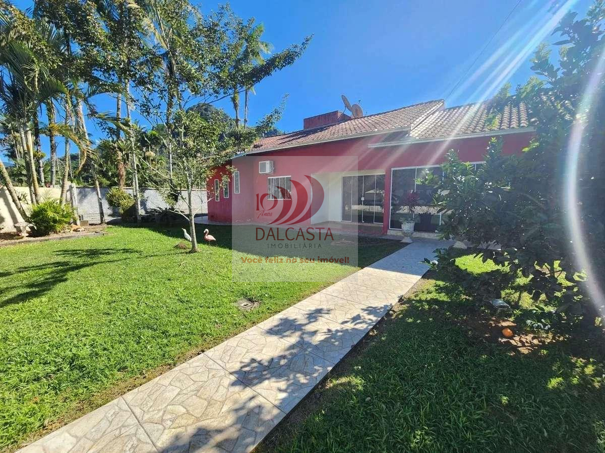 Casa à venda com 3 quartos, 220,00m² - Rio da Luz,Jaraguá do Sul