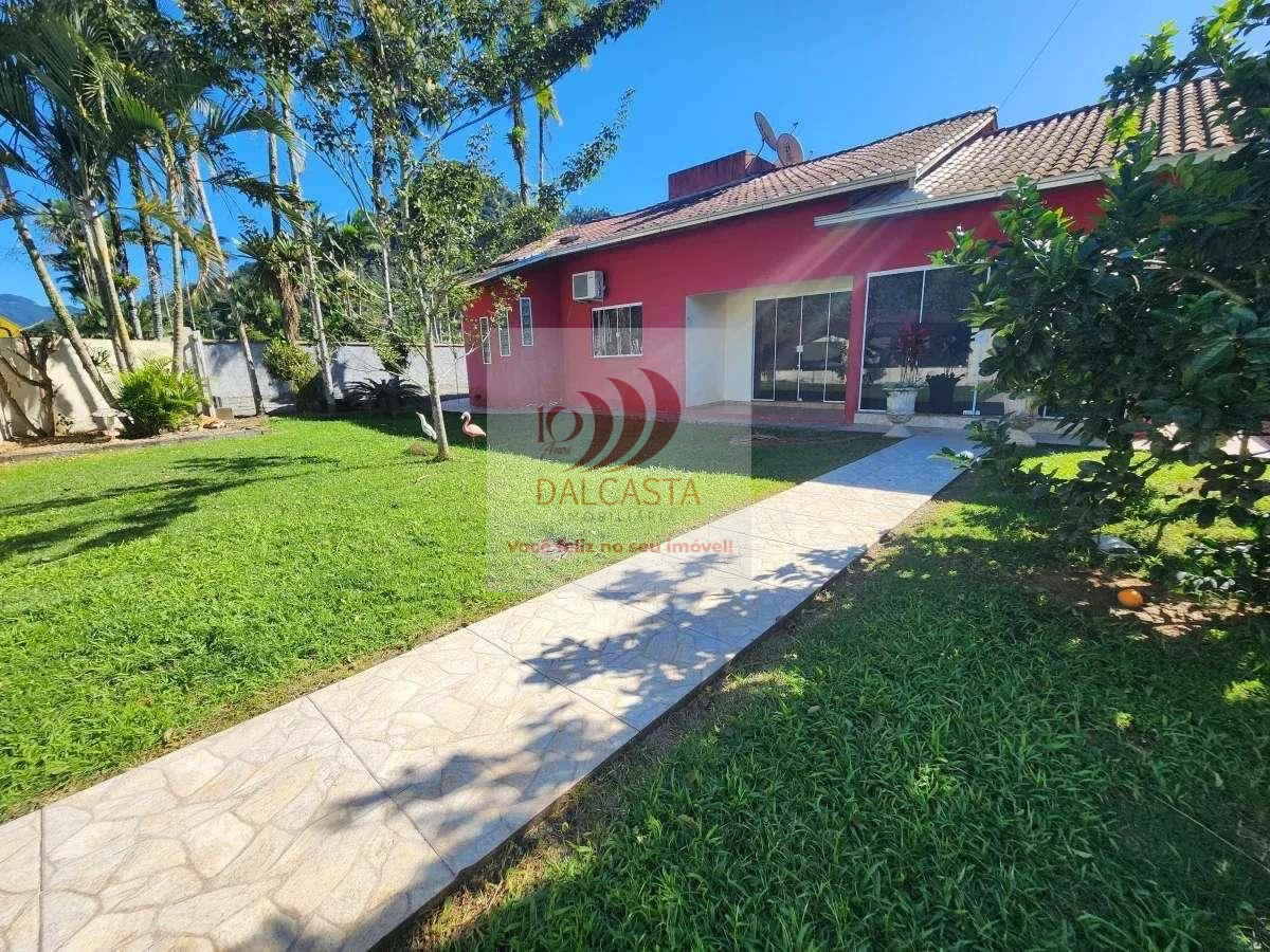 Casa à venda com 3 quartos, 220,00m² - Rio da Luz,Jaraguá do Sul