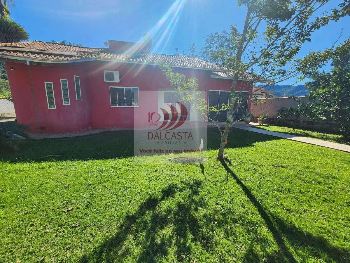 Casa à venda com 3 quartos, 220,00m² - Rio da Luz,Jaraguá do Sul