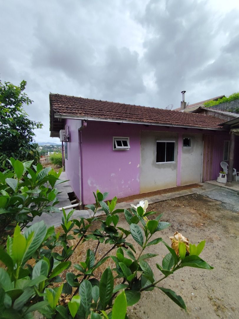 Casa à venda com 2 quartos, 140.00m² - Barra do Rio Molha,Jaraguá do Sul