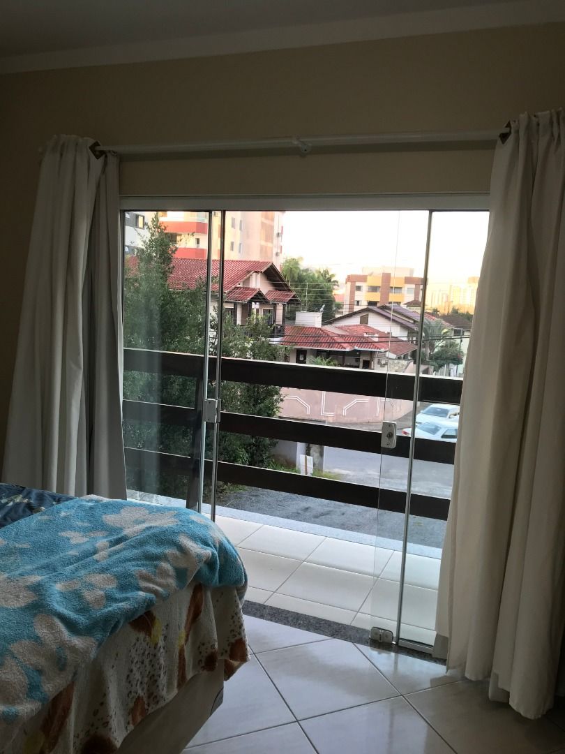  - Sobrado Comercial + apto Próximo Centro