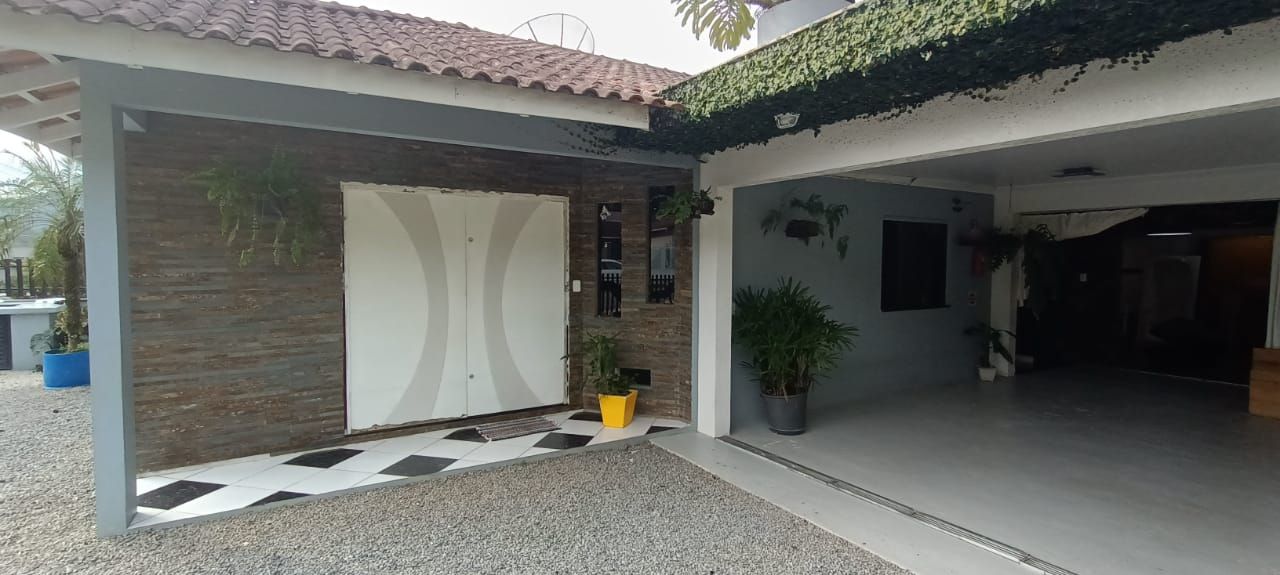  - Casa com suite mais 2 dormitórios, 145 m² por R$ 600.000,00 - Jaraguá 84 - Jaraguá do Sul/SC