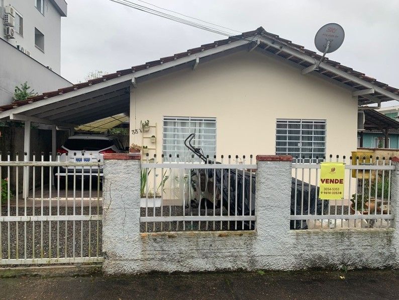 Casa à venda com 4 quartos, 130.00m² - São Luís,Jaraguá do Sul