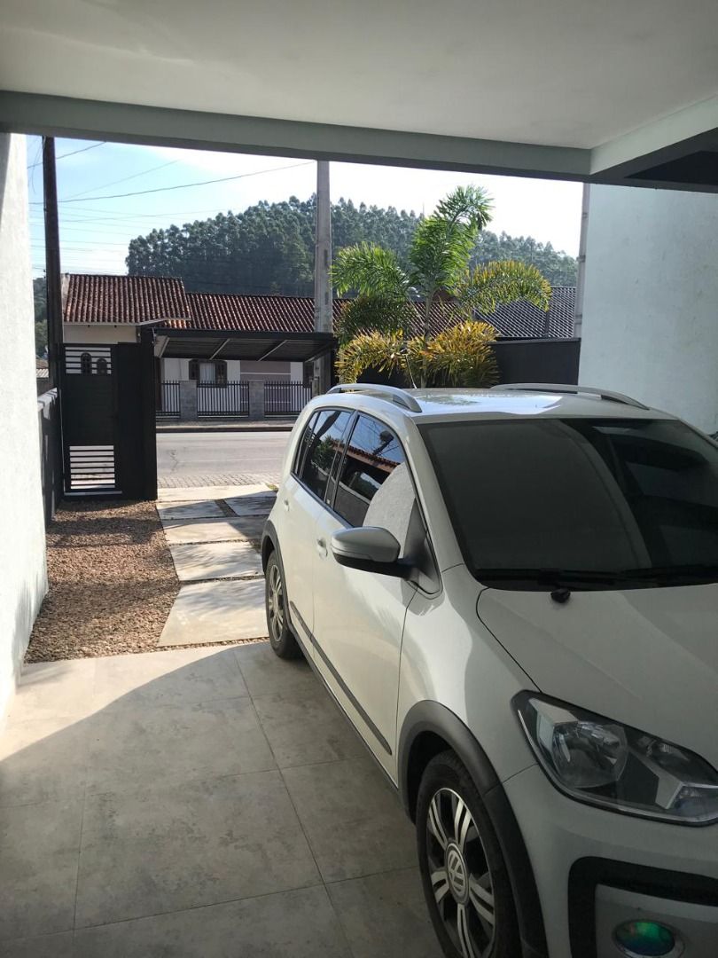 Sobrado à venda com 3 quartos, 137.00m² - São Luís,Jaraguá do Sul