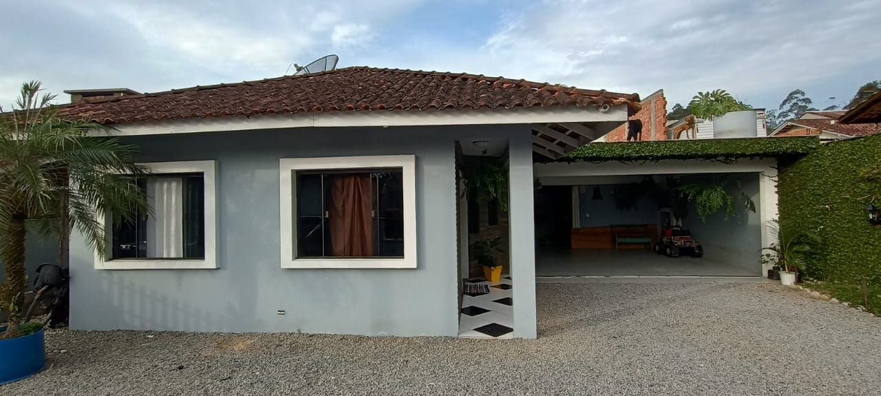Casa à venda com 3 quartos, 145.00m² - Jaraguá 84,Jaraguá do Sul