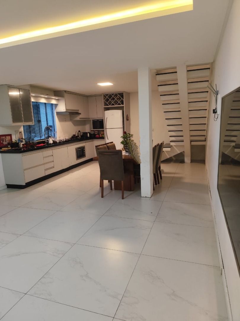  - Sobrado com 2 dormitórios à venda, 264 m² por R$ 999.900,00 - Tifa Martins - Jaraguá do Sul/SC