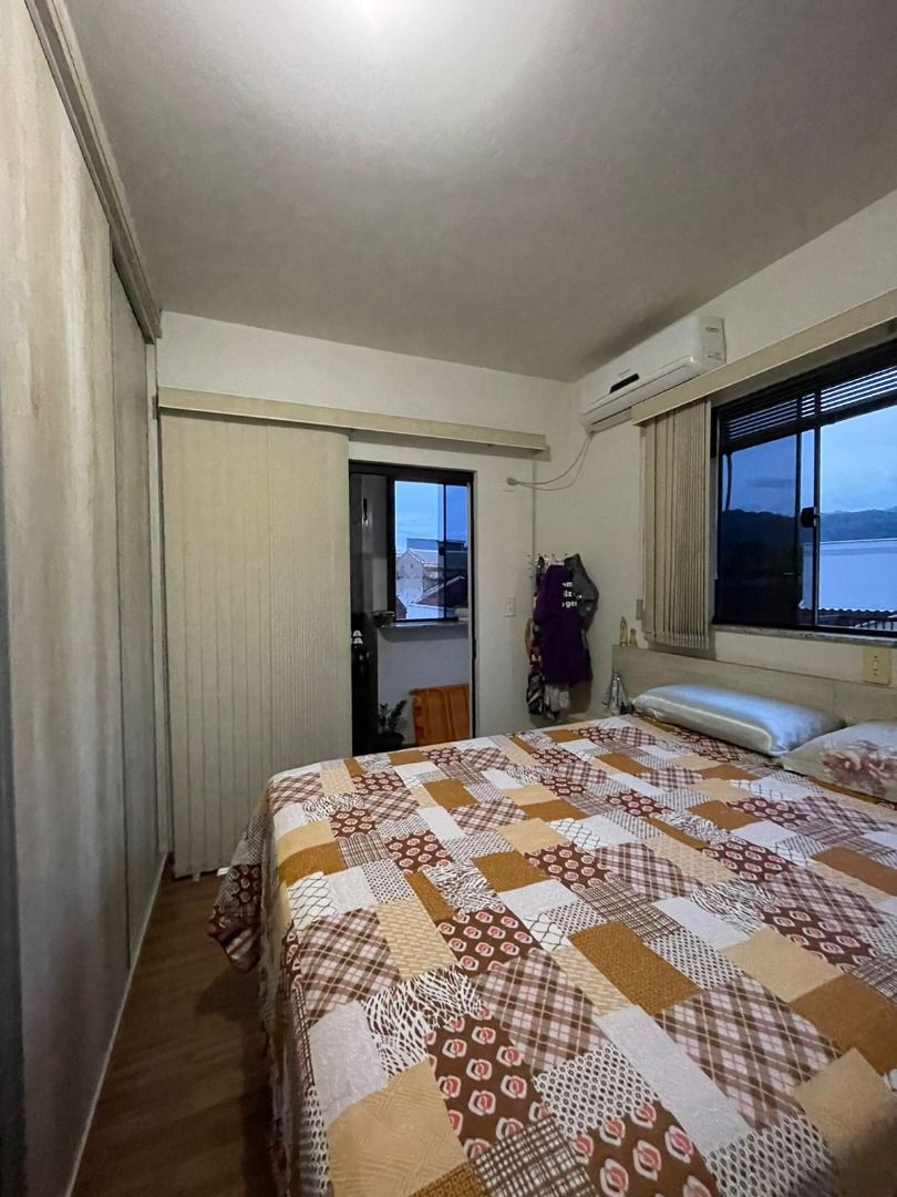 Sobrado à venda com 4 quartos, 380.00m² - Barra do Rio Cerro,Jaraguá do Sul